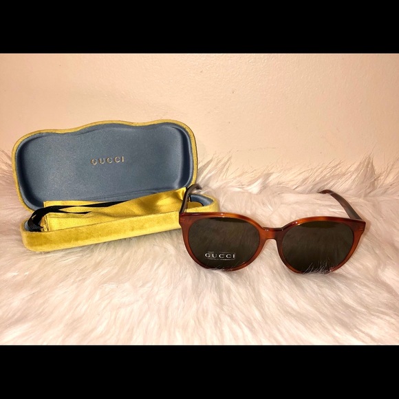 Gucci Acetate Sunglasses w/Lime Green Velvet Case - Picture 2 of 14